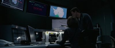 whiteouttrailer22.jpg
